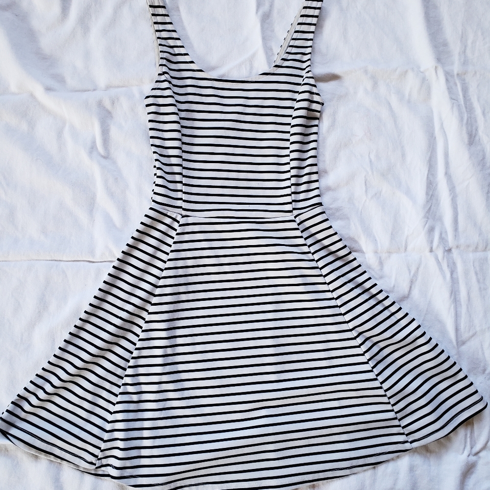 Skater Dress (black & white)